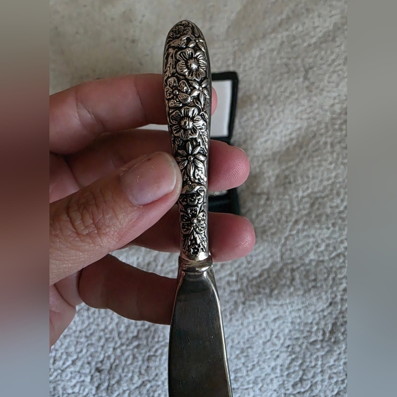 Neiman Marcus | Set of 4 Decorative Silver Cheese Butter Knives | Silver ArT - Picture 6 of 7